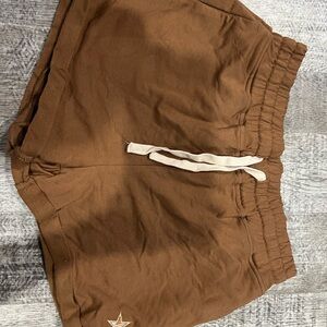 Jeffree Star Shorts/Brown